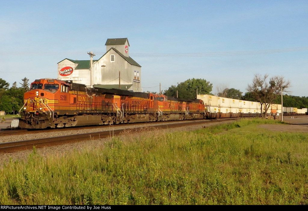 BNSF 5238 East